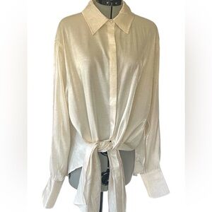 Commense NWT loose fit button Down, metallic sheen, long shirttails and cuffs, L